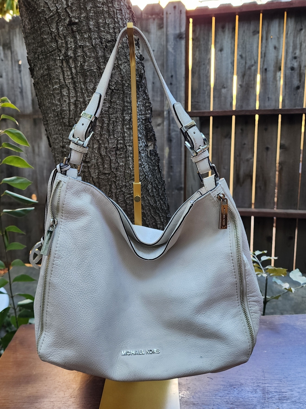 Michael Kors Bedford White Pebbled Leather Hobo Shoulder Bag Silver Hardware